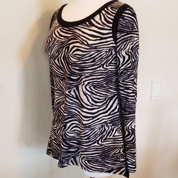 Zebra print top - Picture 1 of 7